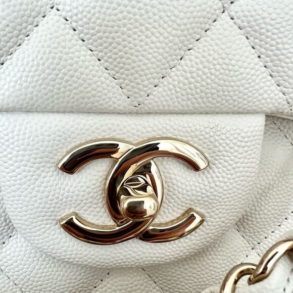 Chanel white caviar maxi flap bag champagne gold hardware with box and receipt - Picture 4 of 16
